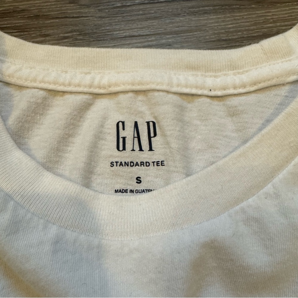[2/$10, 3/$12] GAP Classic White Tee, size small